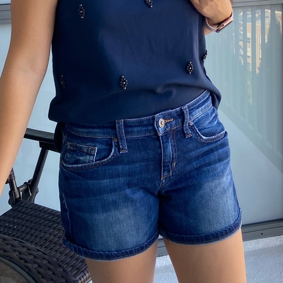 Joe’s Rolled Up Jean Short - Picture 3 of 5